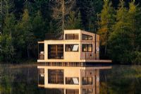 Bora Boréal inaugure six chalets flottants à Bury